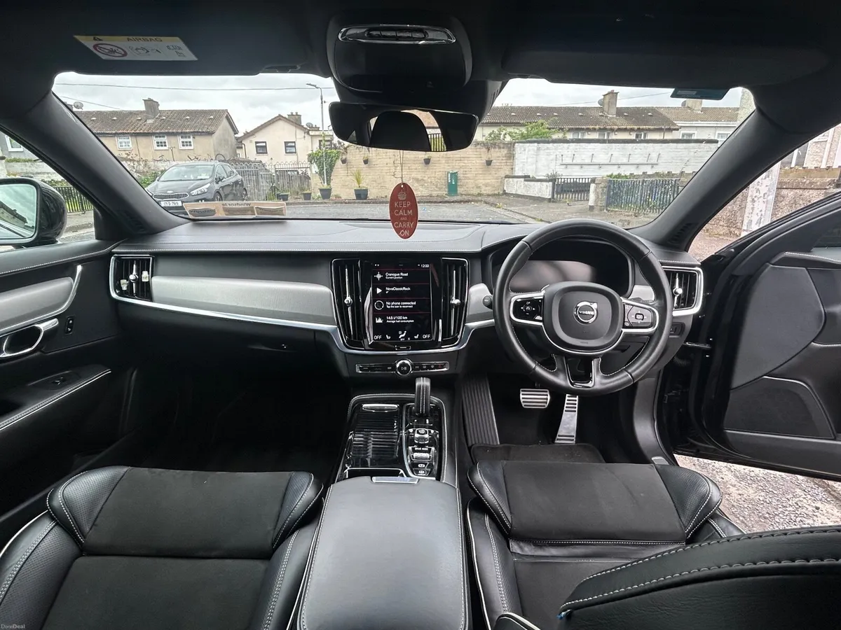 Volvo S90 R Drive T8 Hybrid  2021 - Image 3