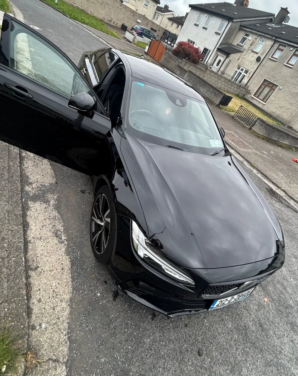 Volvo S90 R Drive T8 Hybrid  2021 - Image 4