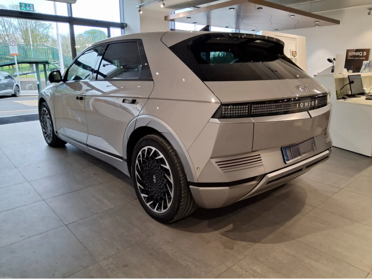 Hyundai IONIQ 5 PLATINUM 77 KWH ** TOP SPEC MODEL - Image 4
