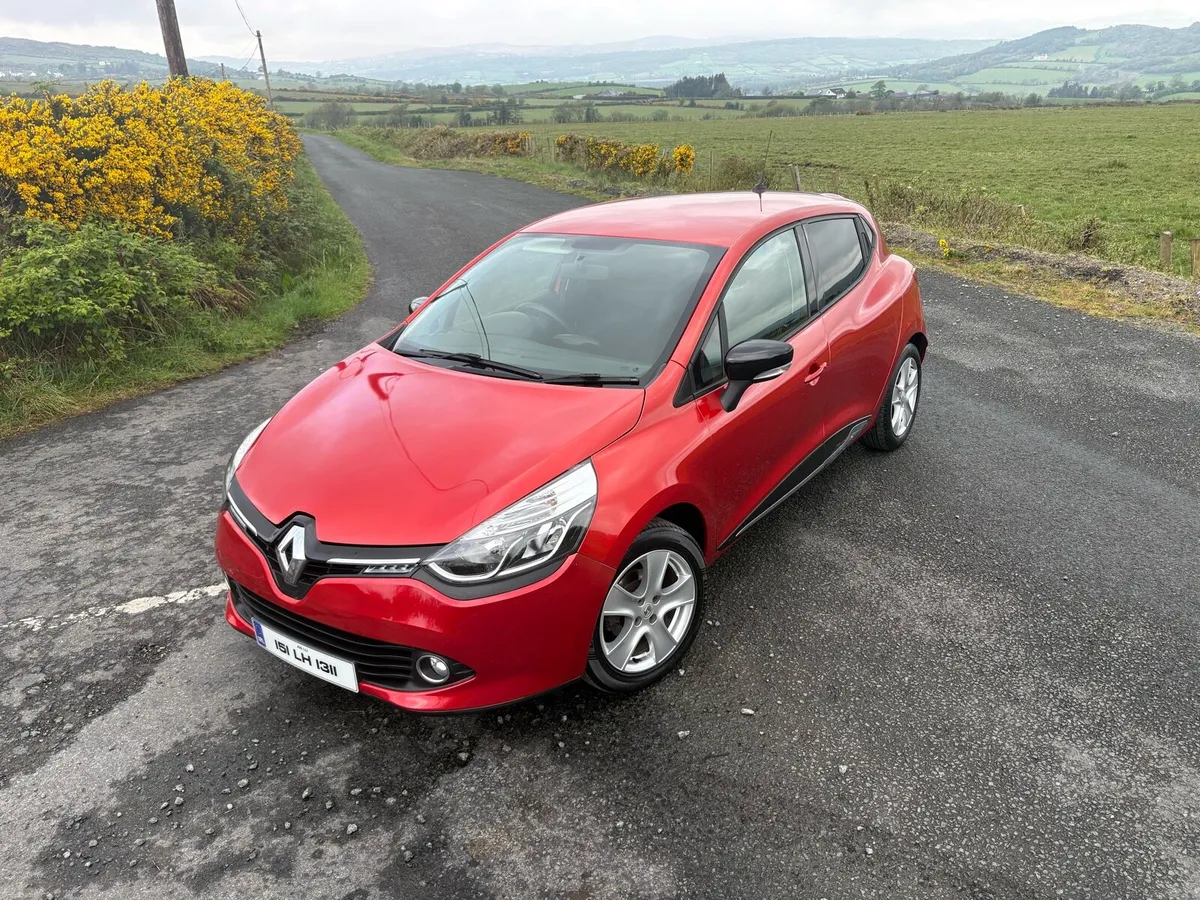 *Renault Clio* ONLY 57000Km* - Image 2