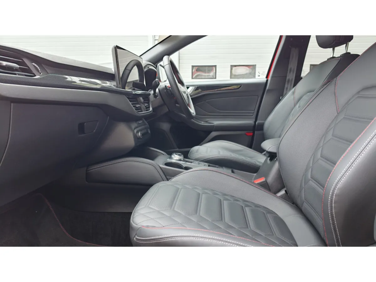 Ford Focus ST-LINE-VIGNALE 1.5 TD AUTO-FULL LEATHE - Image 4
