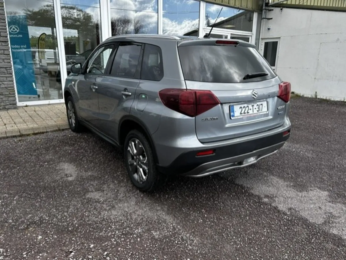 Suzuki Vitara 2022 Hybrid - Image 4