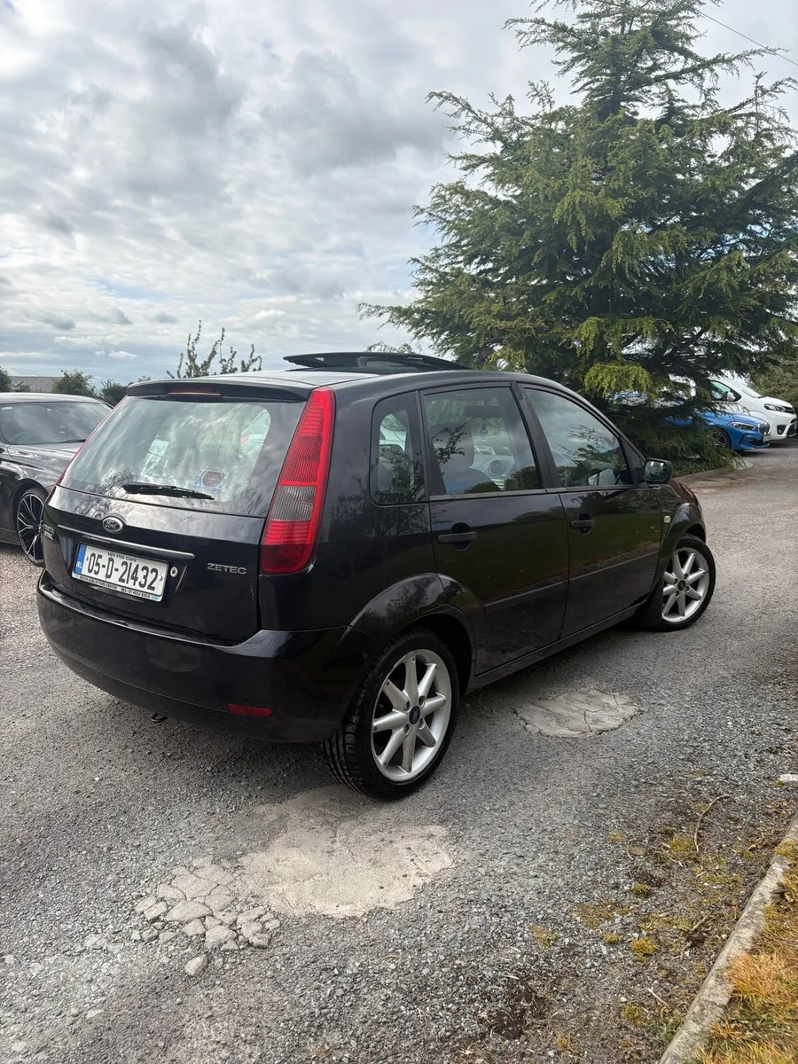 Ford Fiesta Zetec - Image 4