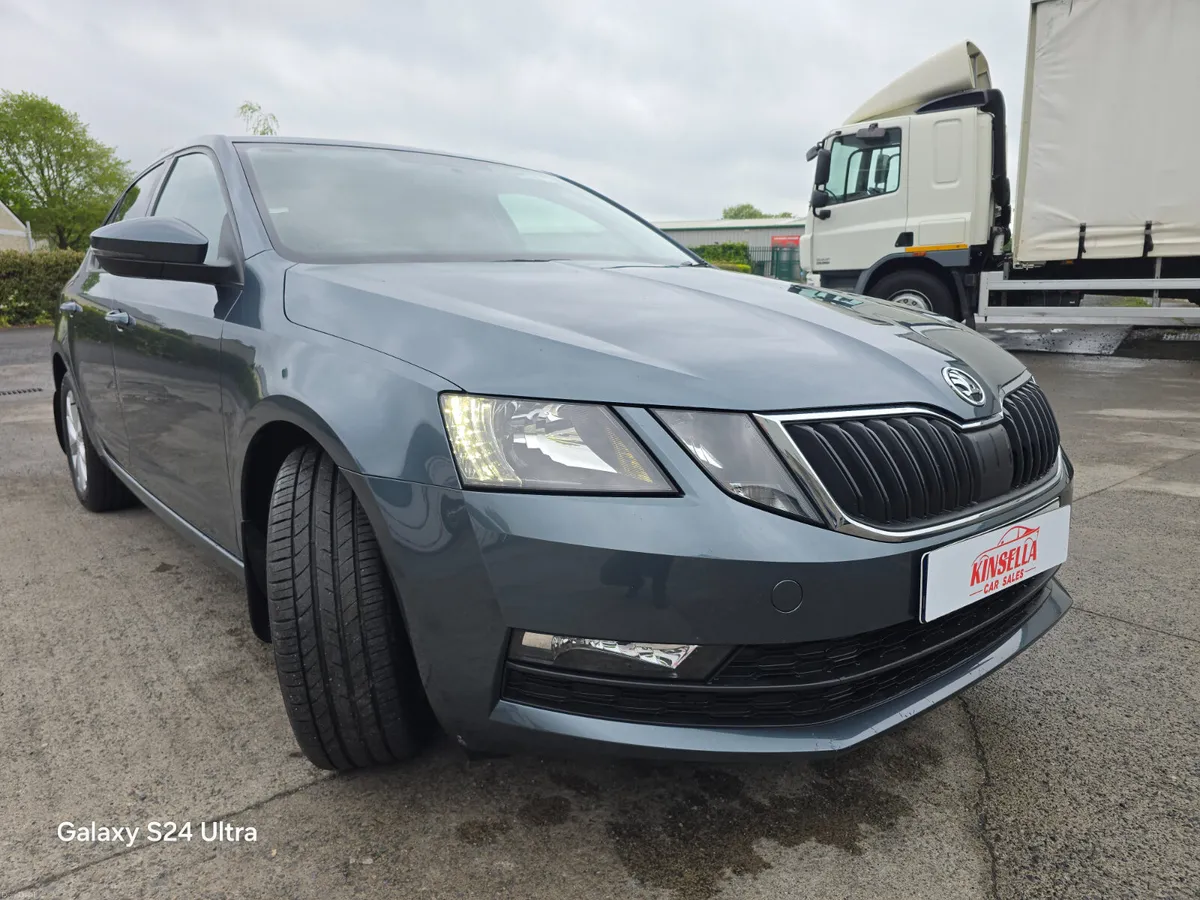 Skoda Octavia 1.6 tdi Ambition  2018 - Image 2