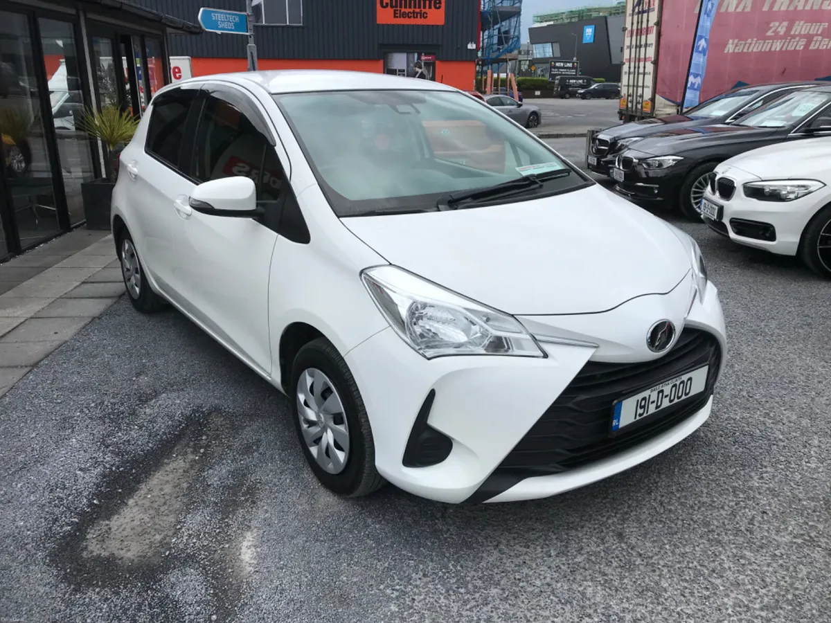2019 TOYOTA YARIS VITZ PETROL AUTO - Image 4