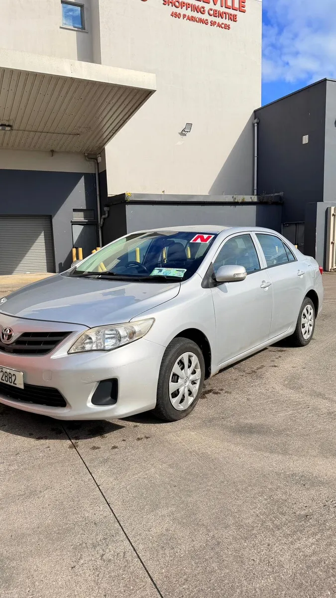 Toyota corolla - Image 3