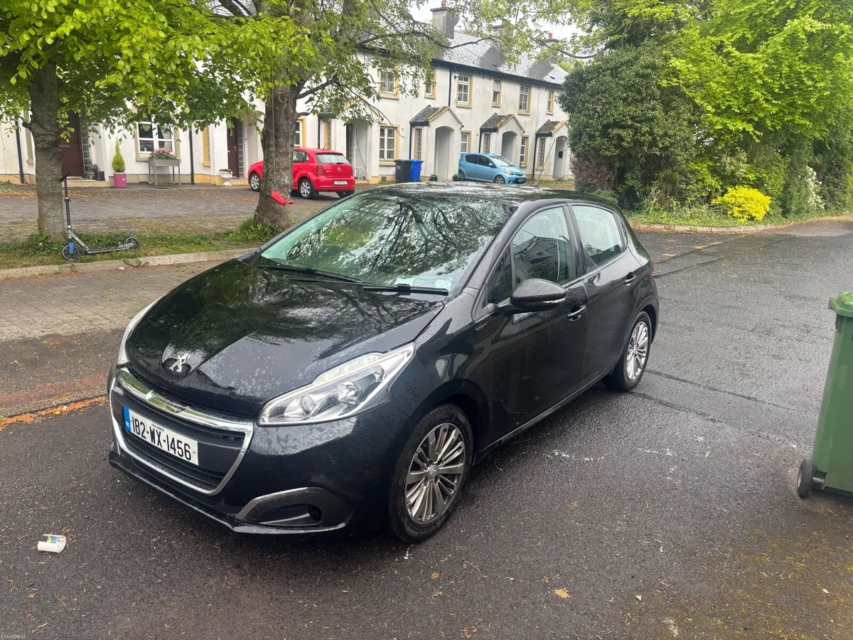 2018 (182) Peugeot 208 1.2 Petrol (€2.500) - Image 3