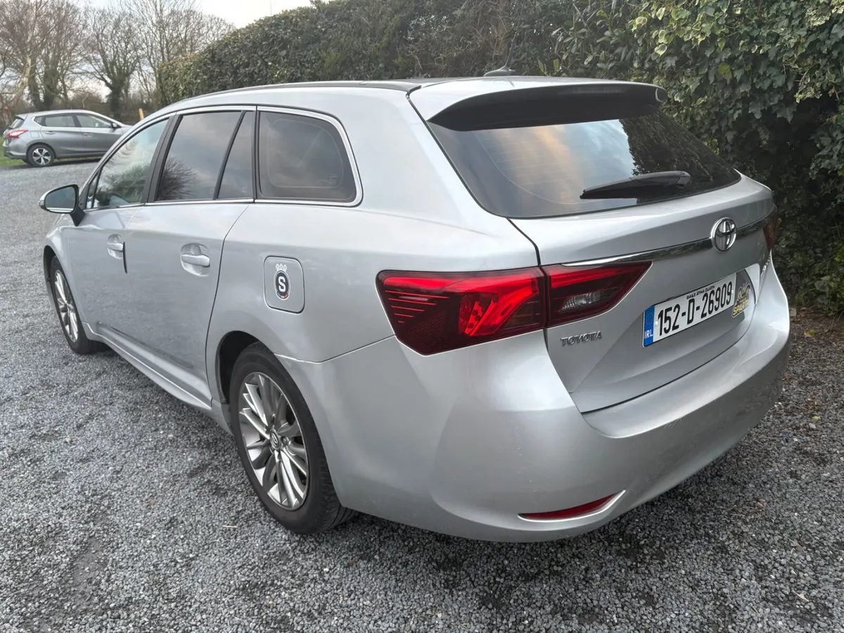 Toyota Avensis 2015 Estate - Image 4
