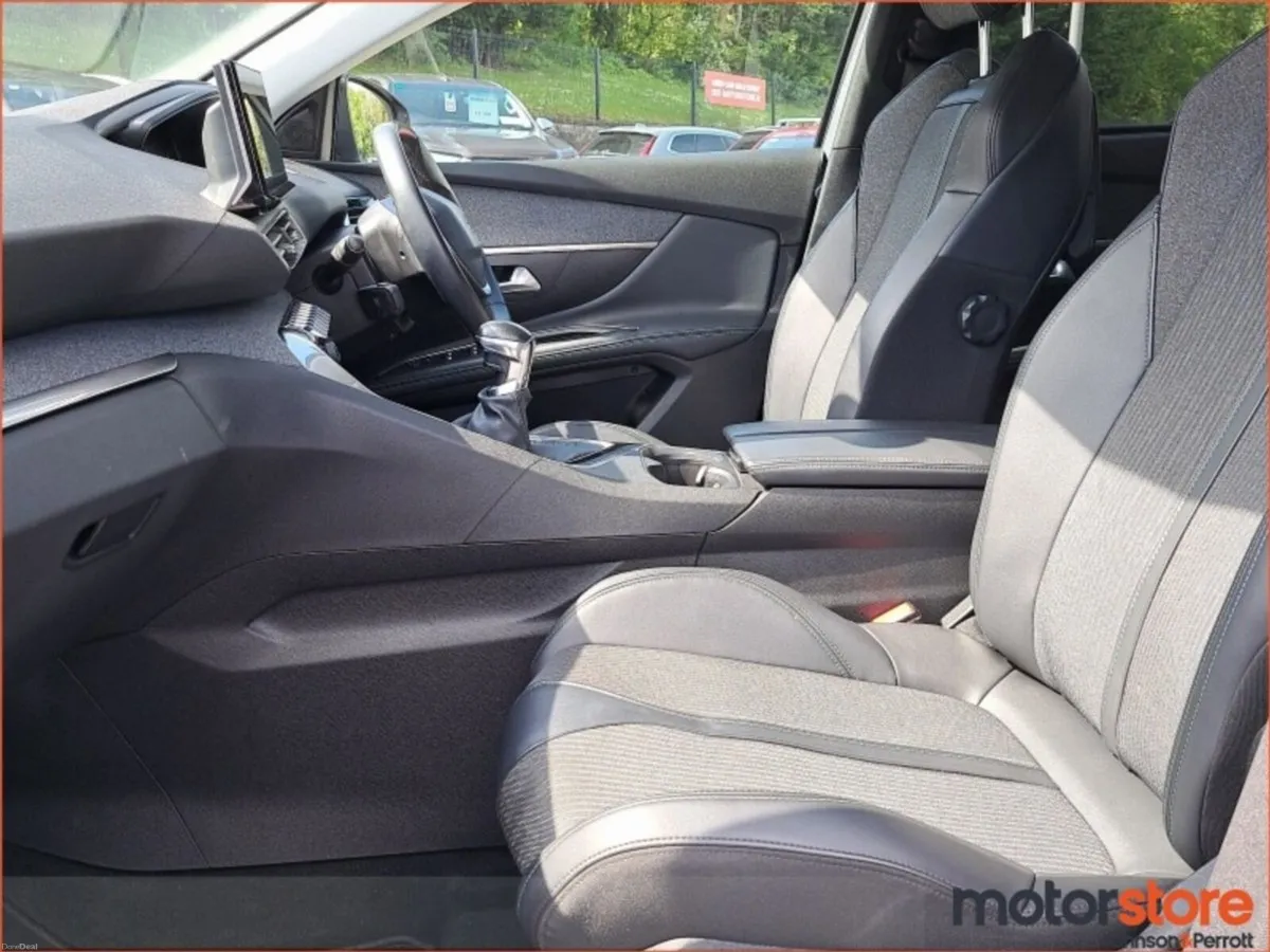 Peugeot 5008 1.5 BlueHDi 130bhp Allure - Image 3