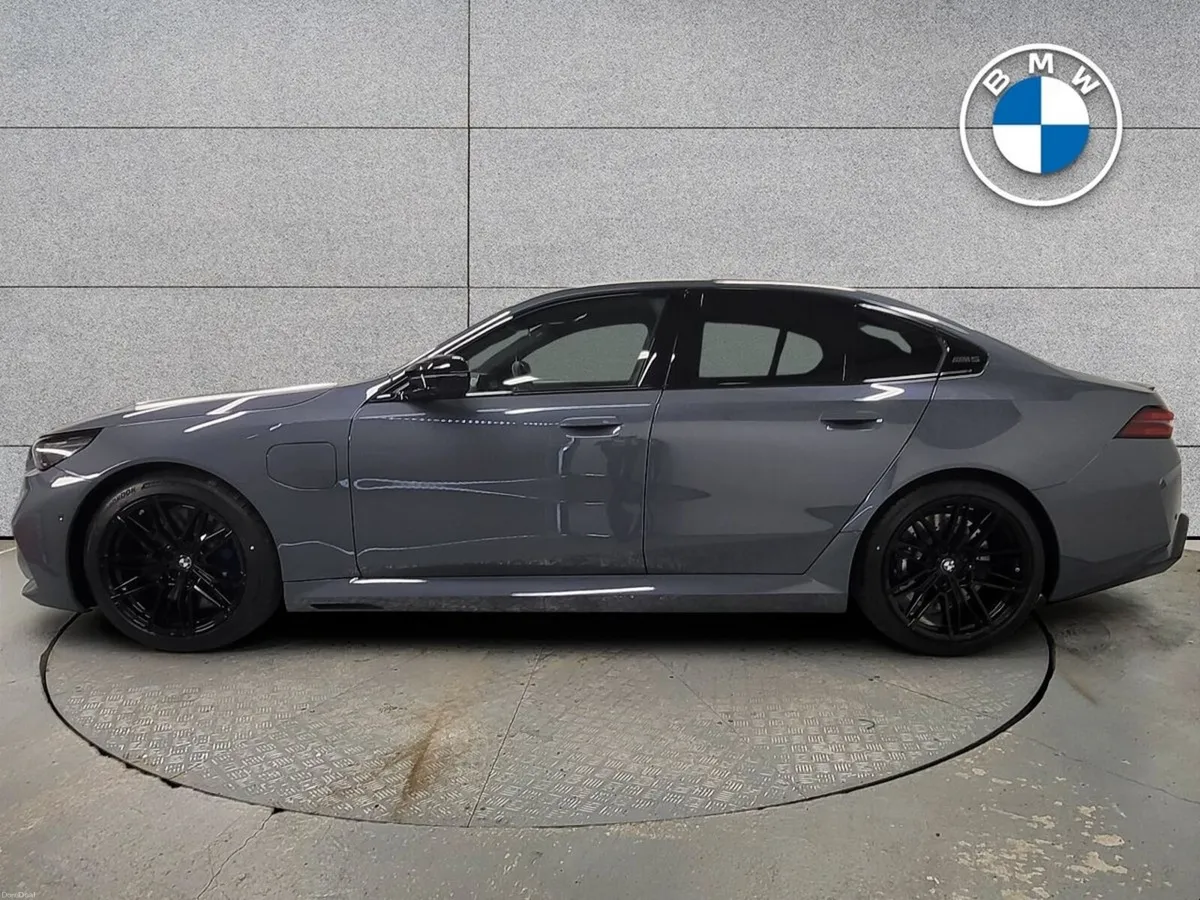 BMW M5 4.4 - Image 4