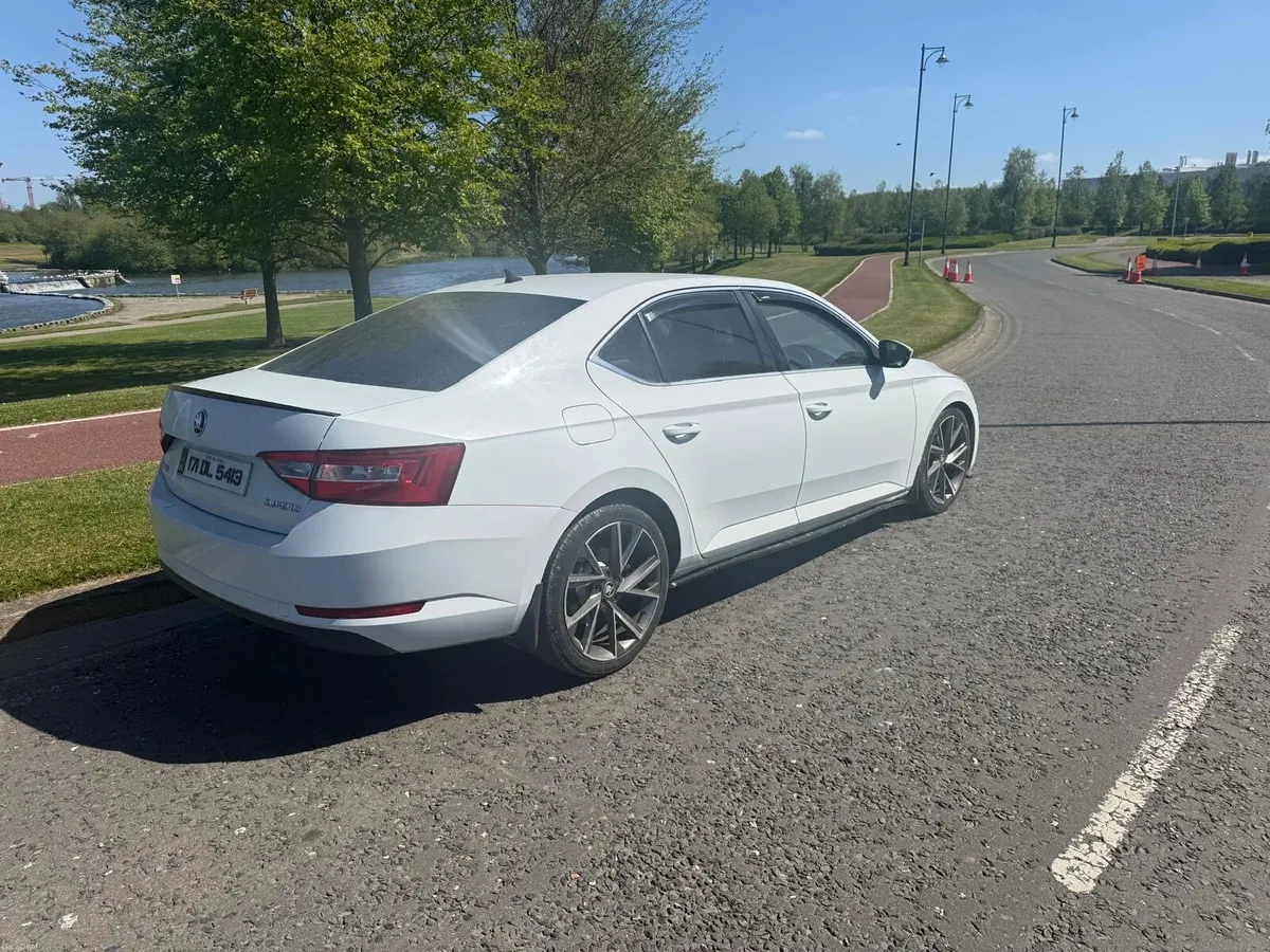 2017 Skoda Superb DSG 2.0 TDI SE - Image 6