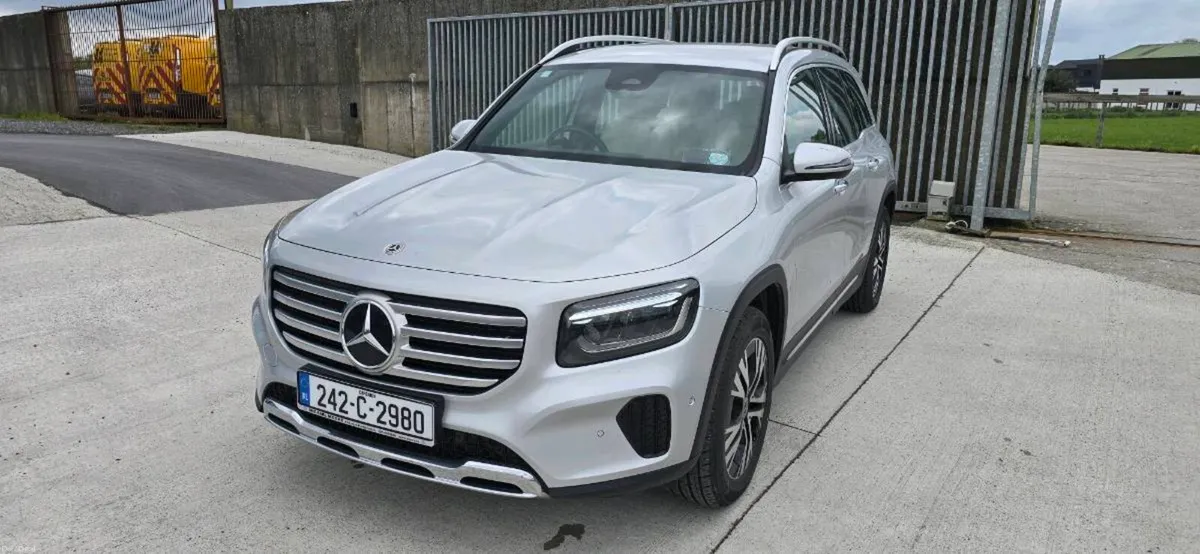 242 Mercedes GLB 2.0 Diesel 7 Seater - Image 4