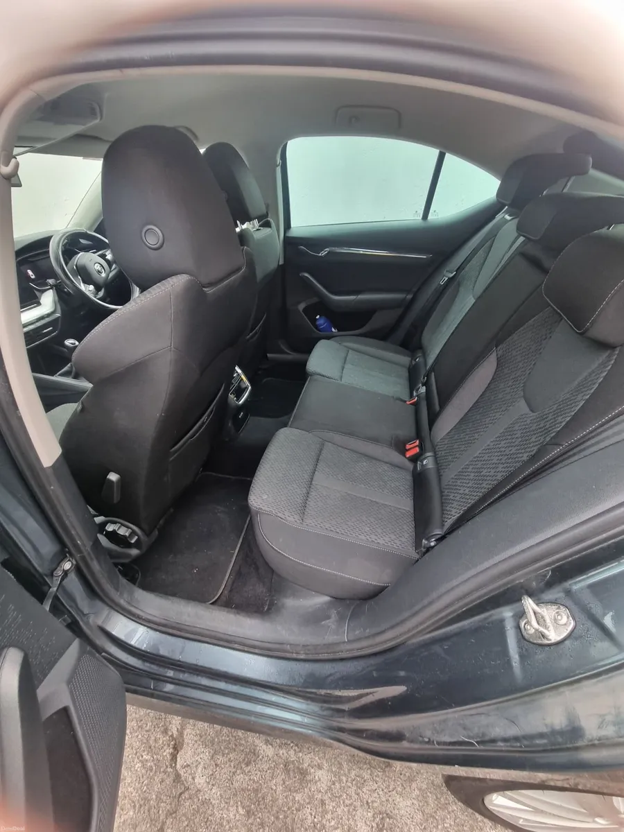 Skoda Octavia 212C Great spec, sat nav, dash cam - Image 4