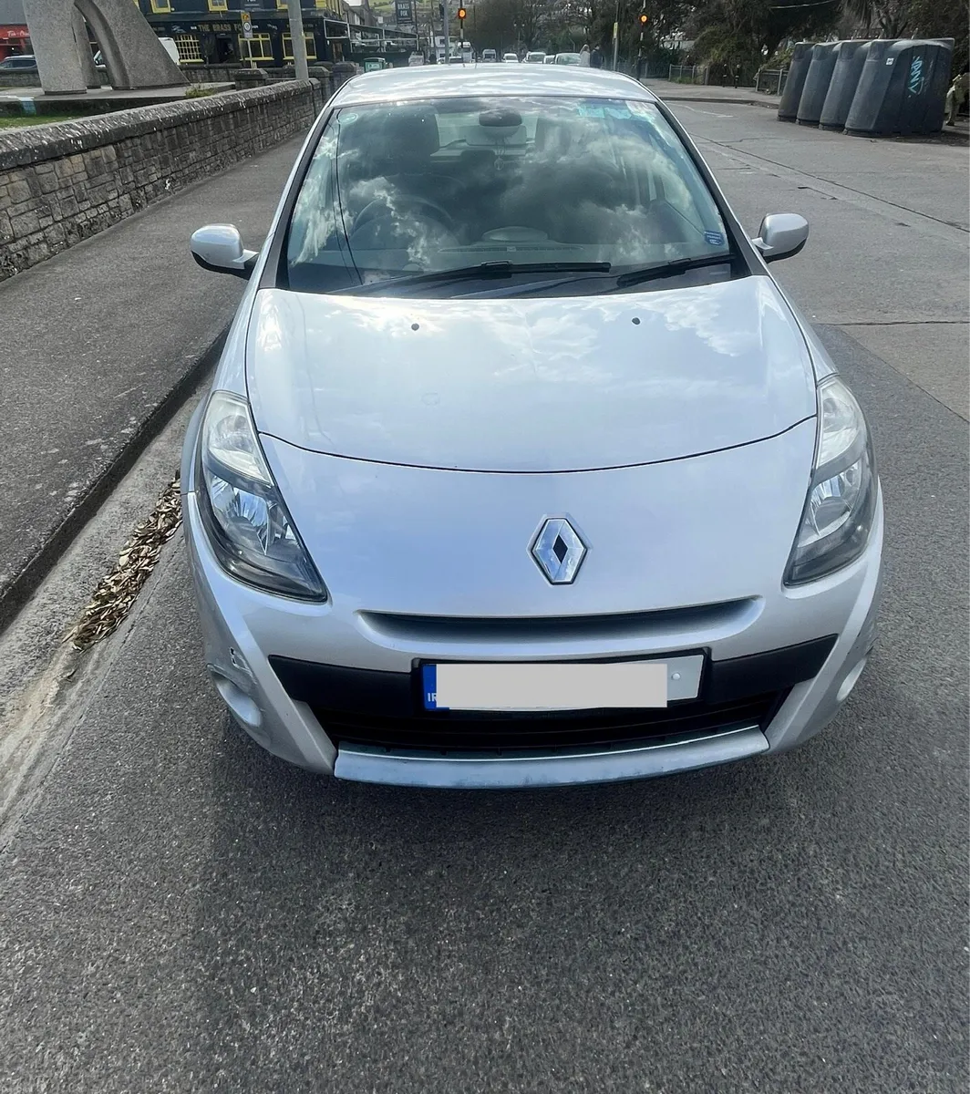 2010 Renault Clio Silver 1.2 manual petrol - Image 2