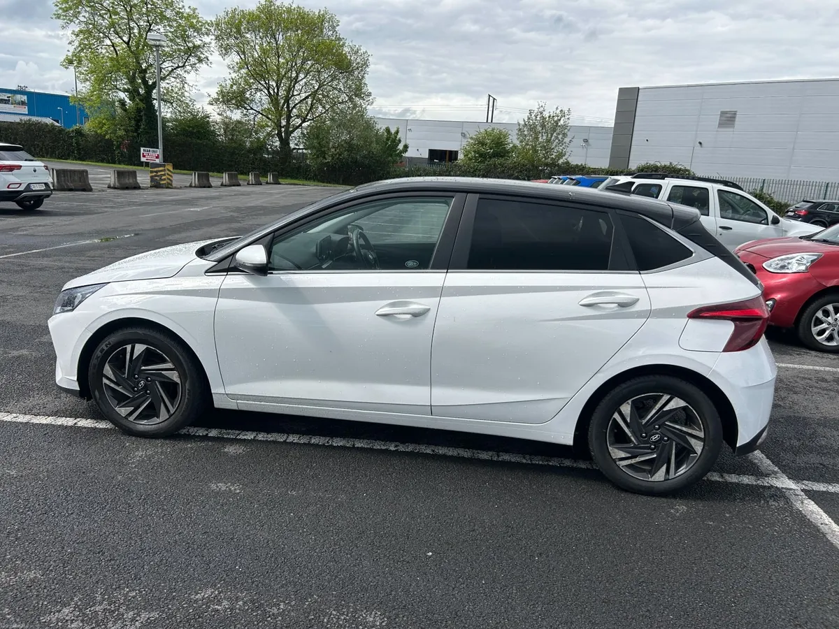 Hyundai i20 2022 DELUXE PLUS 1.2P - Image 2