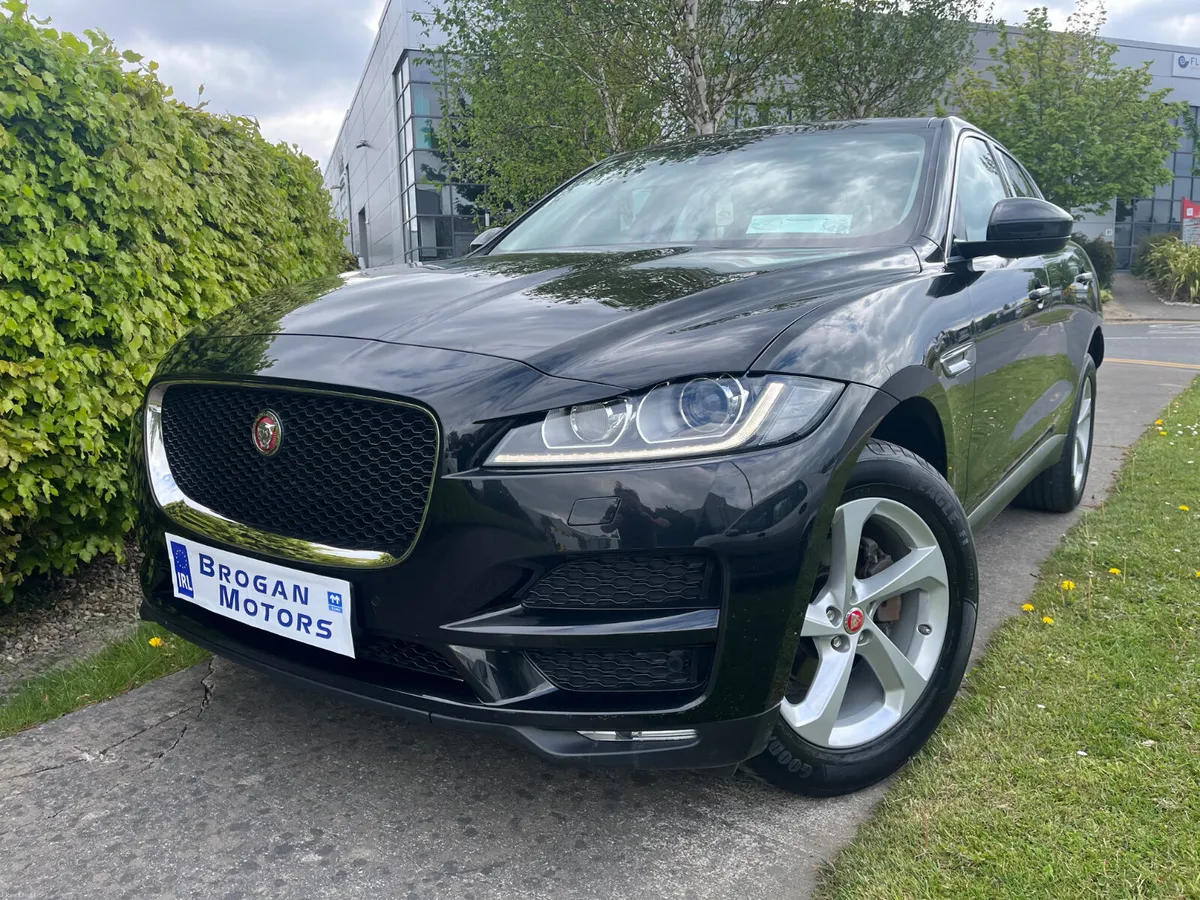 Jaguar F-Pace 20  2.0 D 180PS Chequered Flag Auto - Image 4