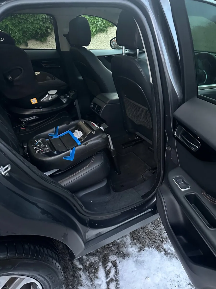 Jaguar F-Pace 2017 - Image 4