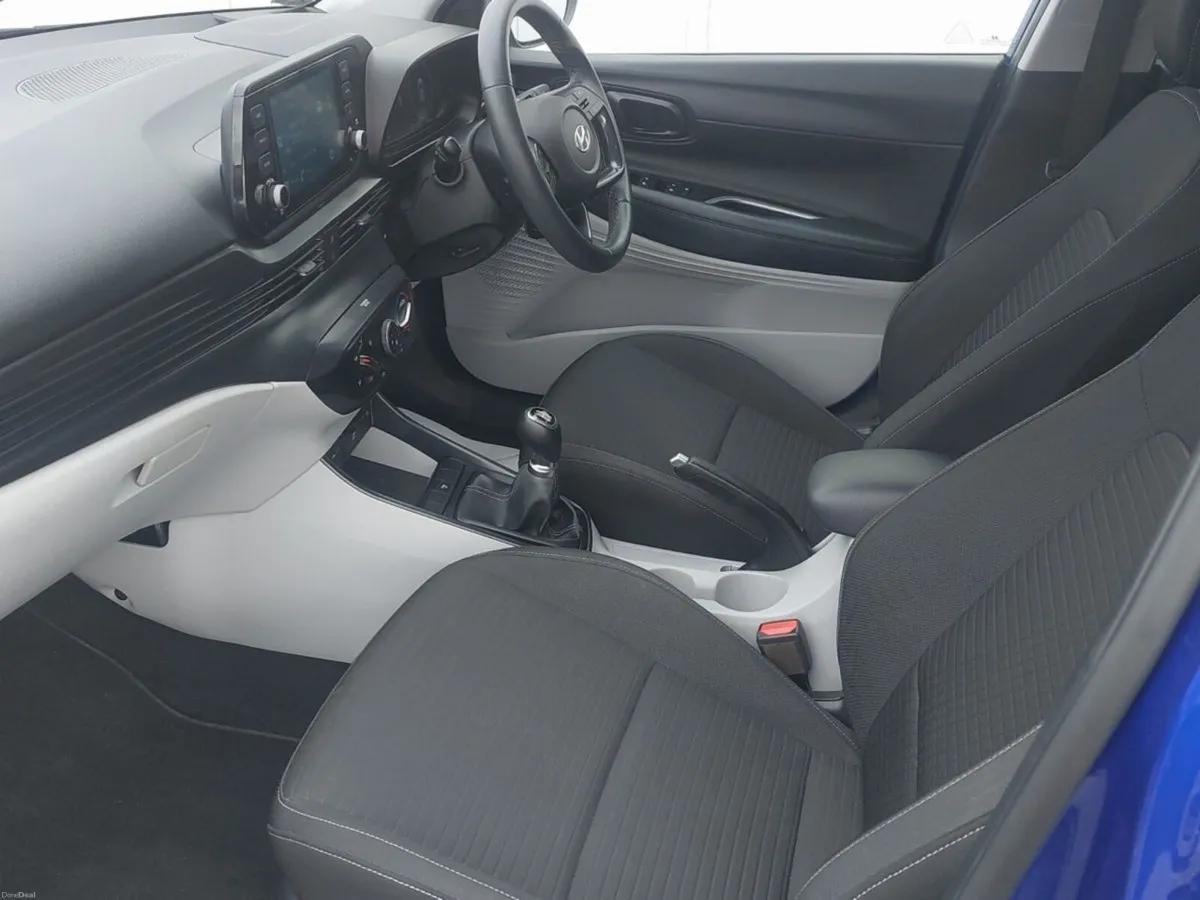 Hyundai i20 1.2 Launch Edition 2 Tone Roof - Image 5