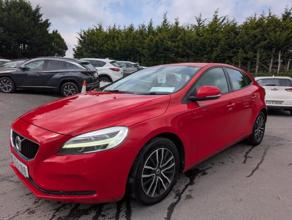 Volvo V40 D2 (120hp) Momentum Edition - Image 1