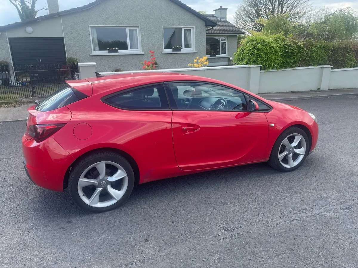 2014 Vauxhall Astra NCT expires 12/2026 - Image 1