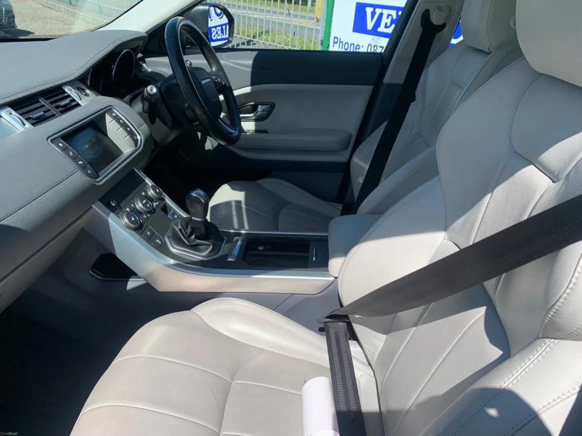 Land Rover Range Rover Evoque 2017 only 88k - Image 4