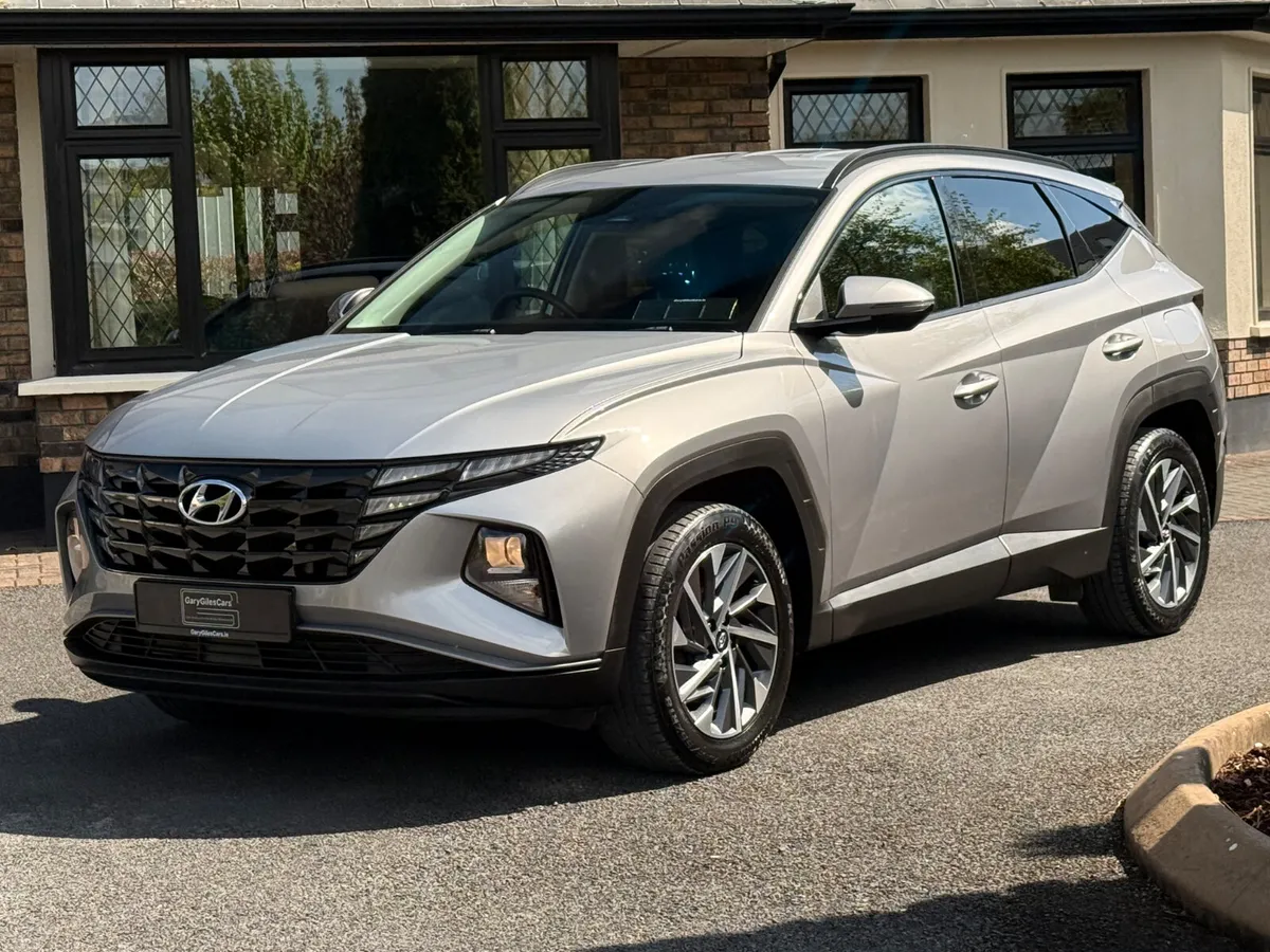Immaculate 221 Hyundai Tucson Executive! - Image 3