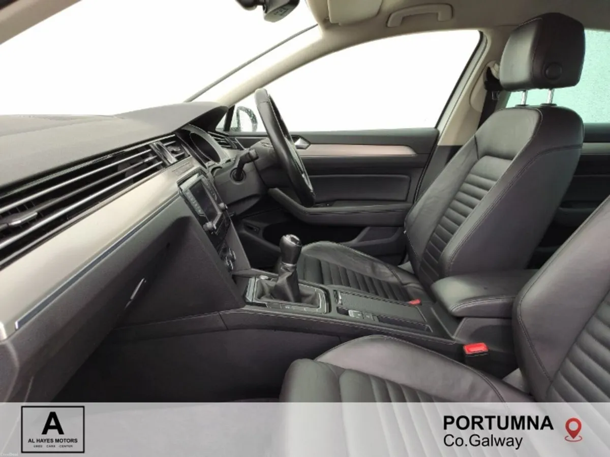 Volkswagen Passat  HIGHLINE SPORTS 1.6 TDI 6SPEED - Image 4