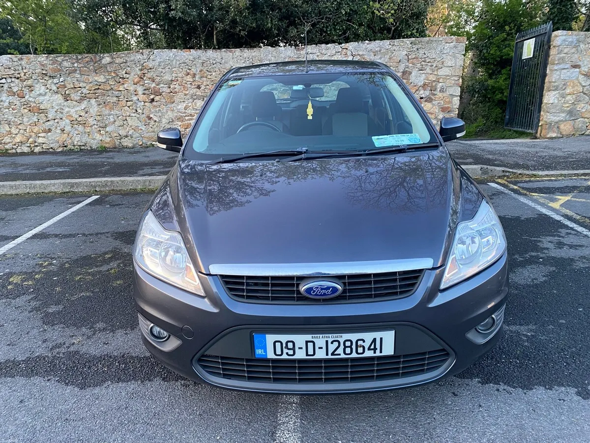 FORD FOCUS 1.6 PETROL,  Automatic - Low Mileage, - Image 2