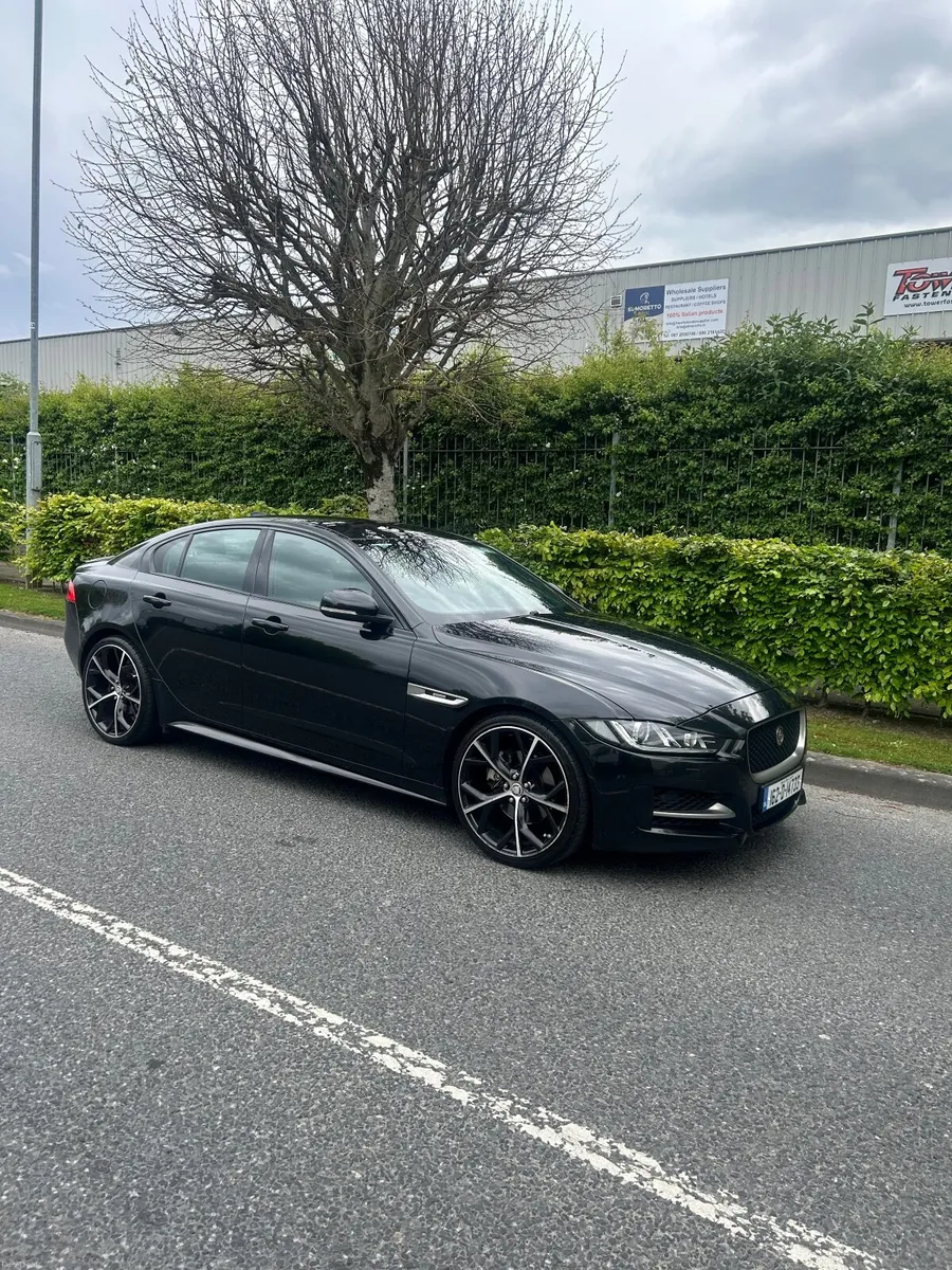 Jaguar XE 2016 - Image 2