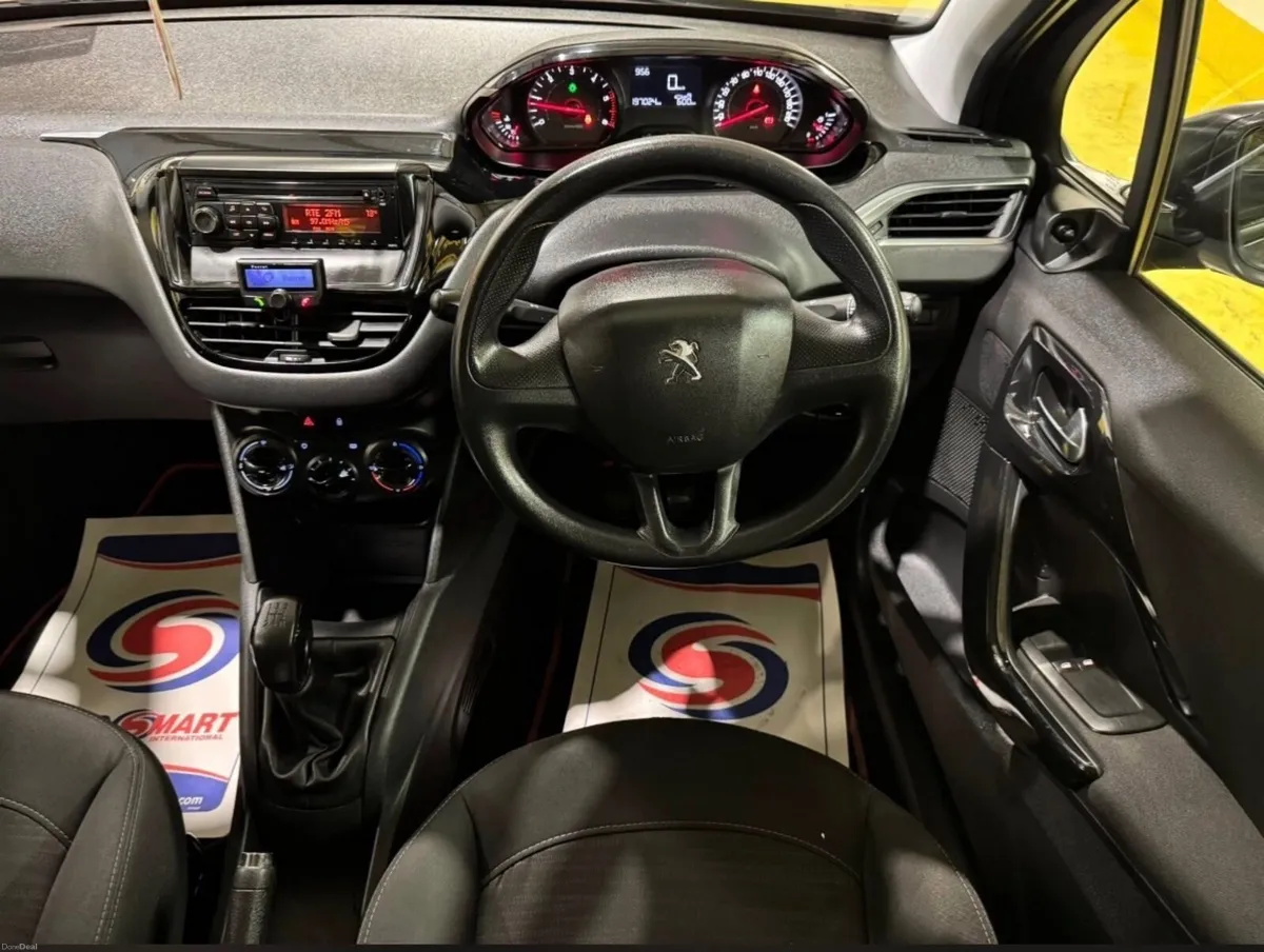 Peugeot 208 2015 - Image 4
