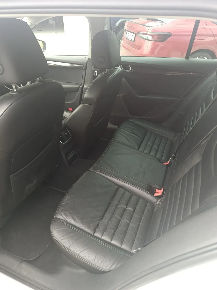 Skoda Octavia 2016 - Image 2