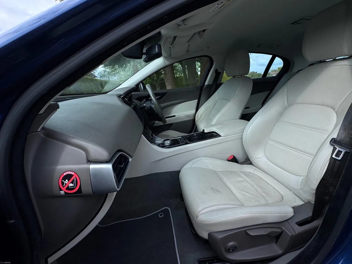 Jaguar XE 2.0 Auto Prestige 163BHP **NON RUNNER** - Image 4