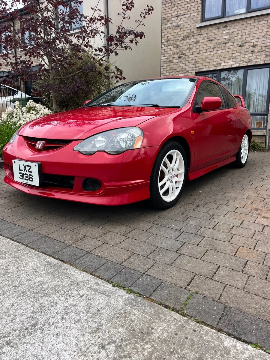 Honda integra DC5 type-R 2002 - Image 1