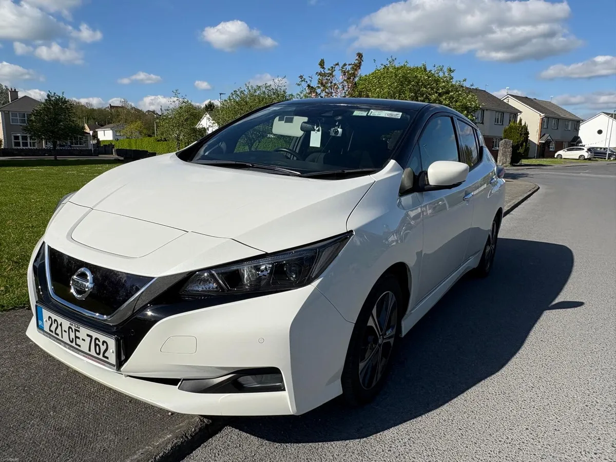 Nissan Leaf SV Premium 40kWh - Image 2
