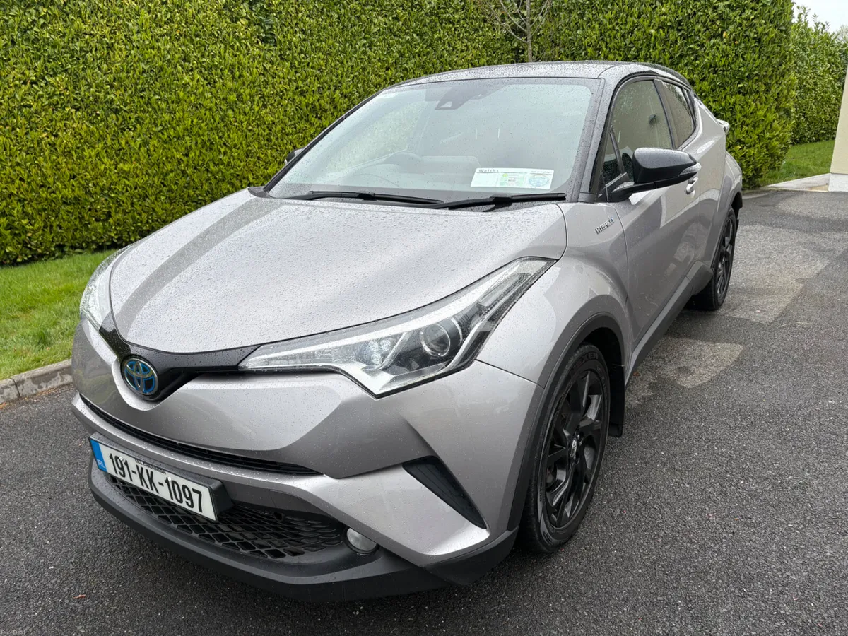 Toyota C-HR 2019 Hybrid - Image 1
