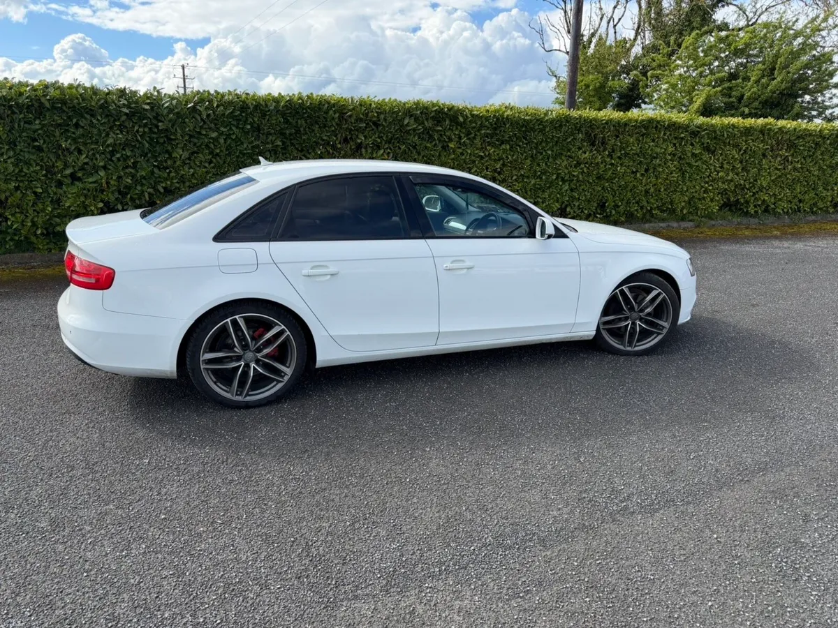 Audi A4 2015 - Image 4