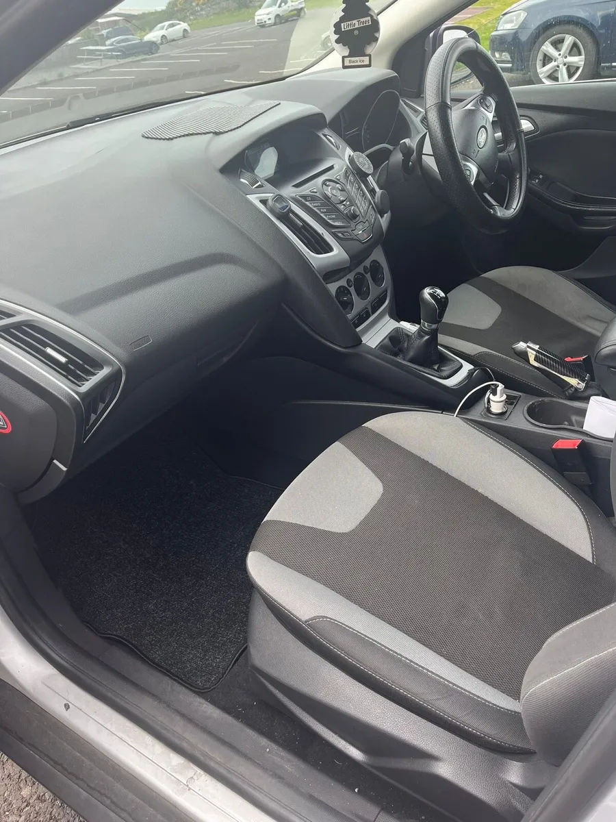 131 Ford Focus 1L NCT 03/27 - Image 4