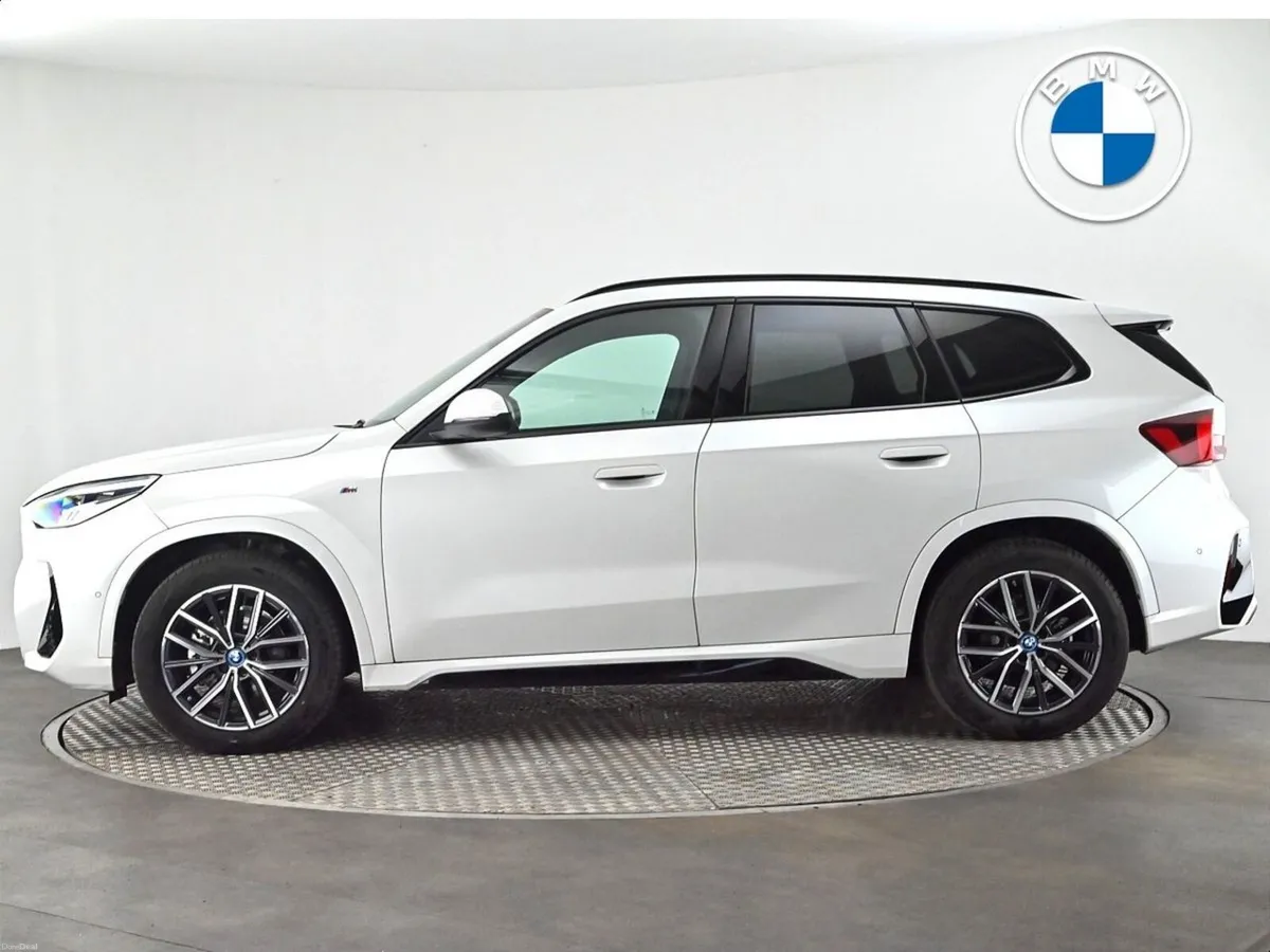 BMW iX1 eDrive20 M Sport - Image 3