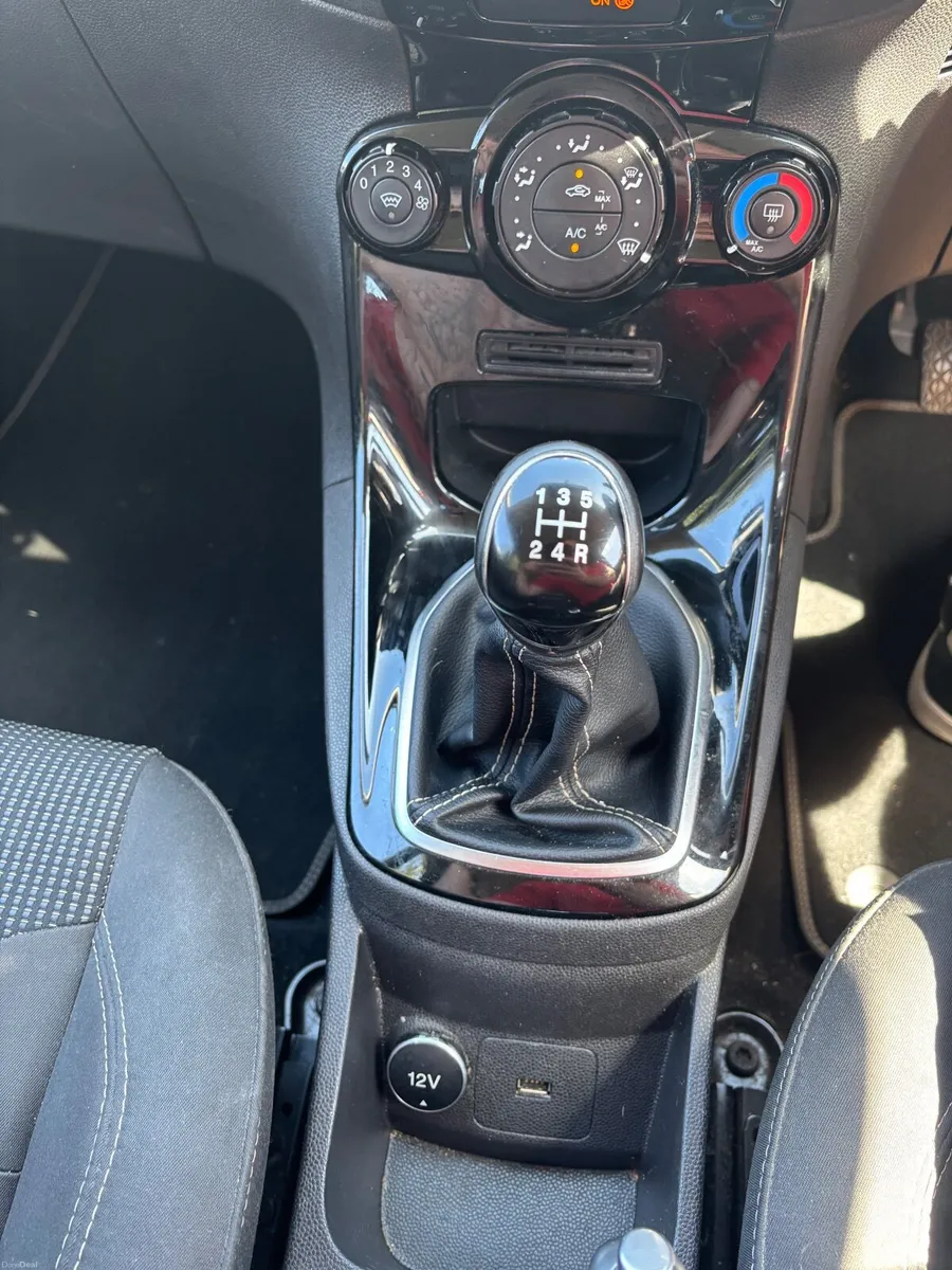 Ford Fiesta Titanium 2017 - Image 3