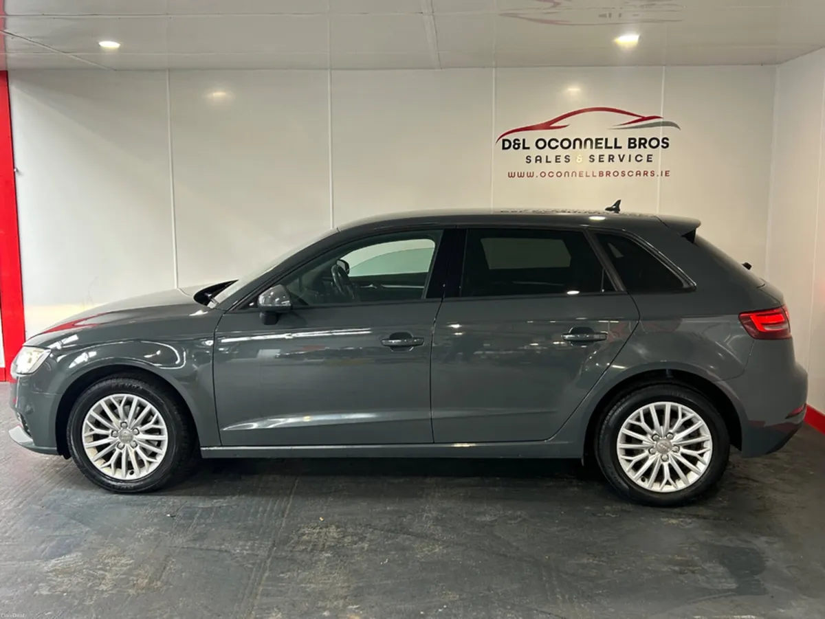 Audi A3 1.6 TDI SE TECHNIK 110PS 5DR - Image 4