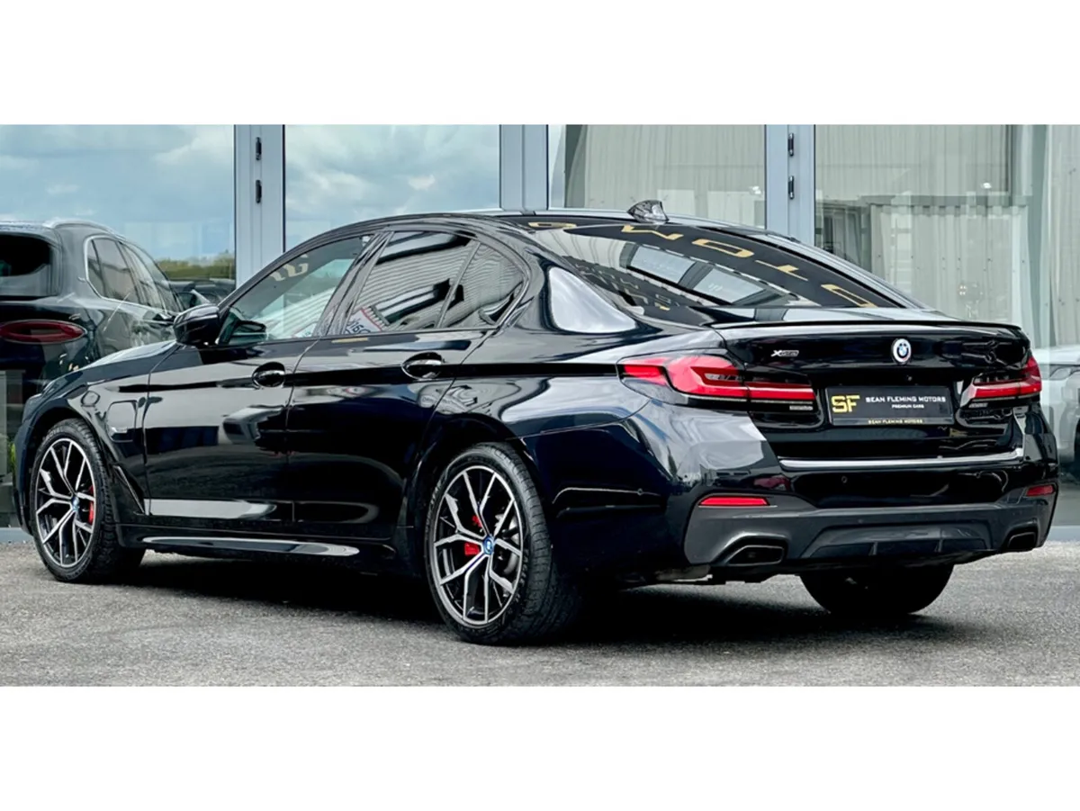 BMW 5-Series ++MASSIVE SPEC++ / XDRIVE - Image 4