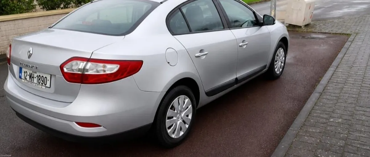Renault Fluence 2012 - Image 2