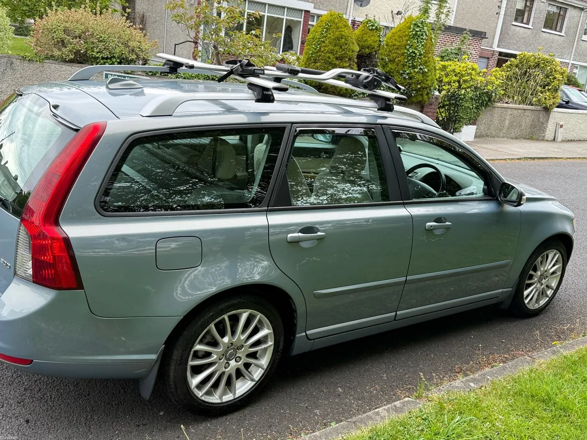 Volvo V50 Lux - Image 4