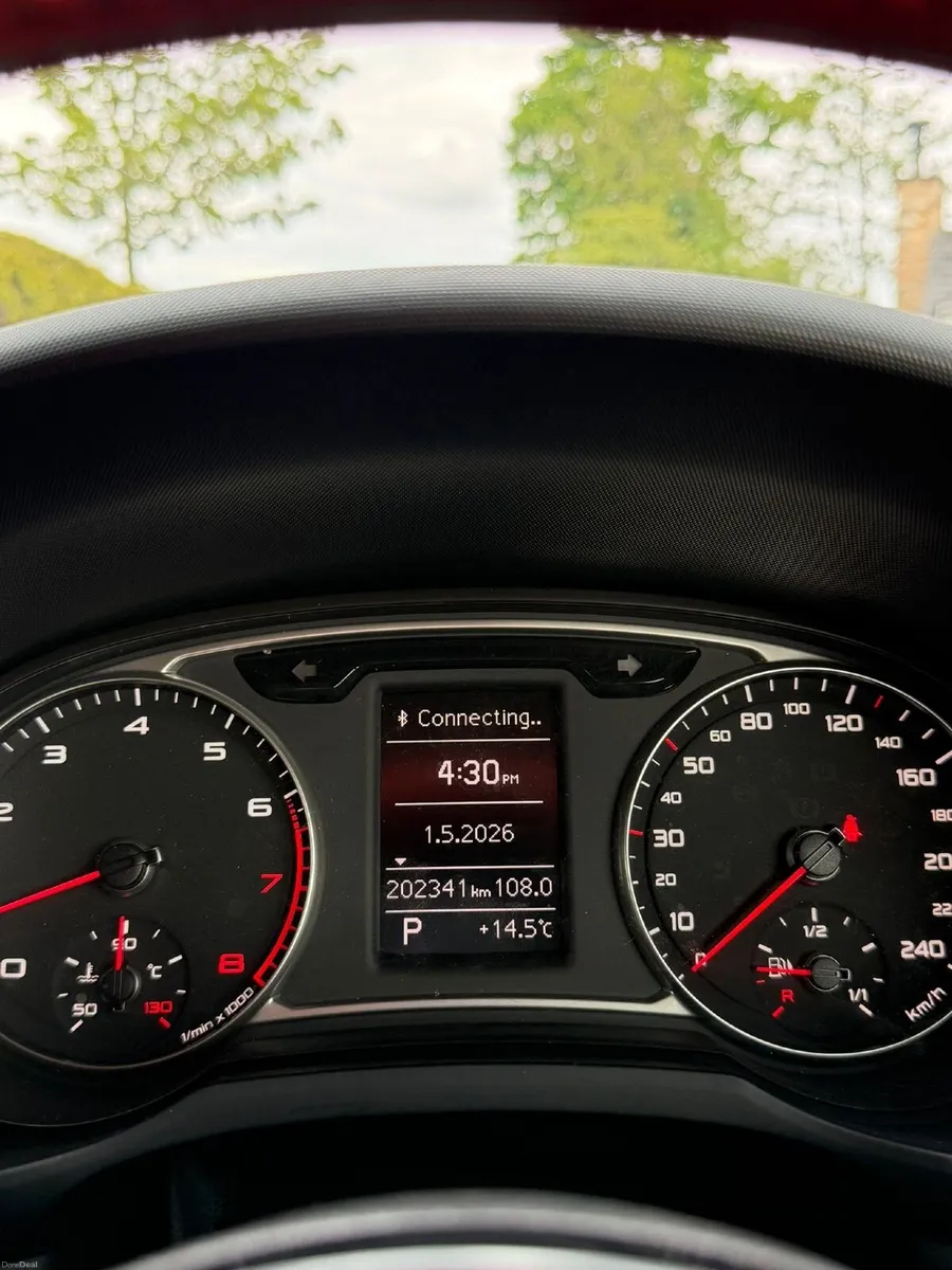 Audi A1 2011 /Automatic /petrol 1.4 - Image 4