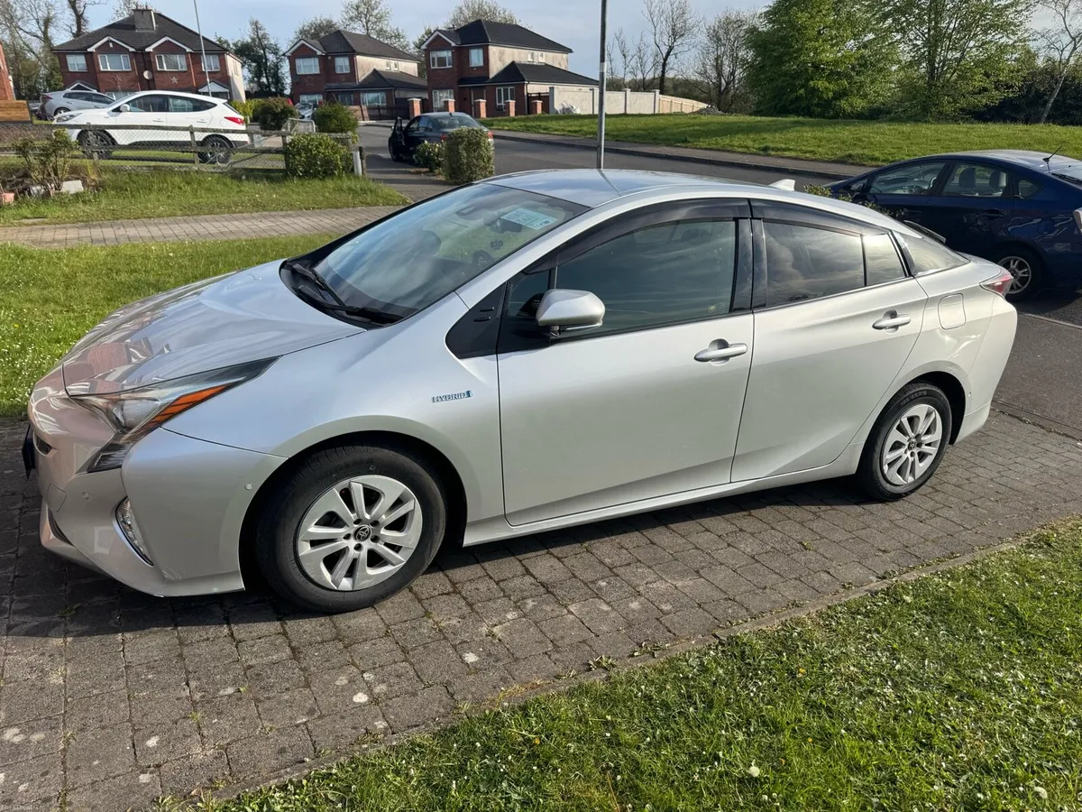 Toyota Prius - Image 2