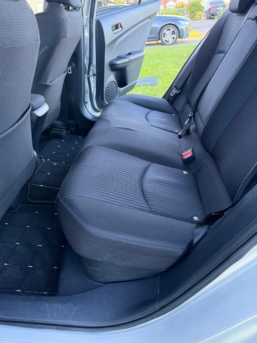 Toyota Prius - Image 3