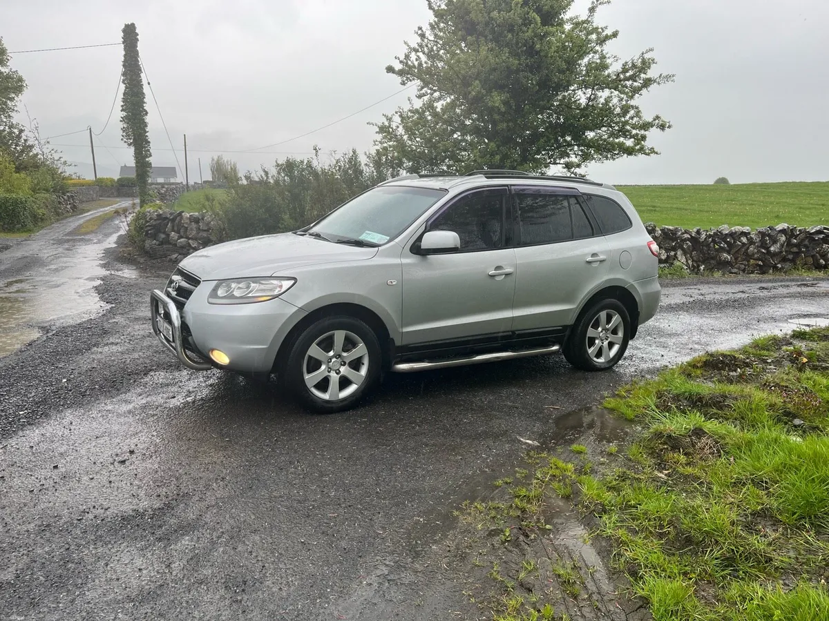 Hyundai Santa fe crew cab - Image 1