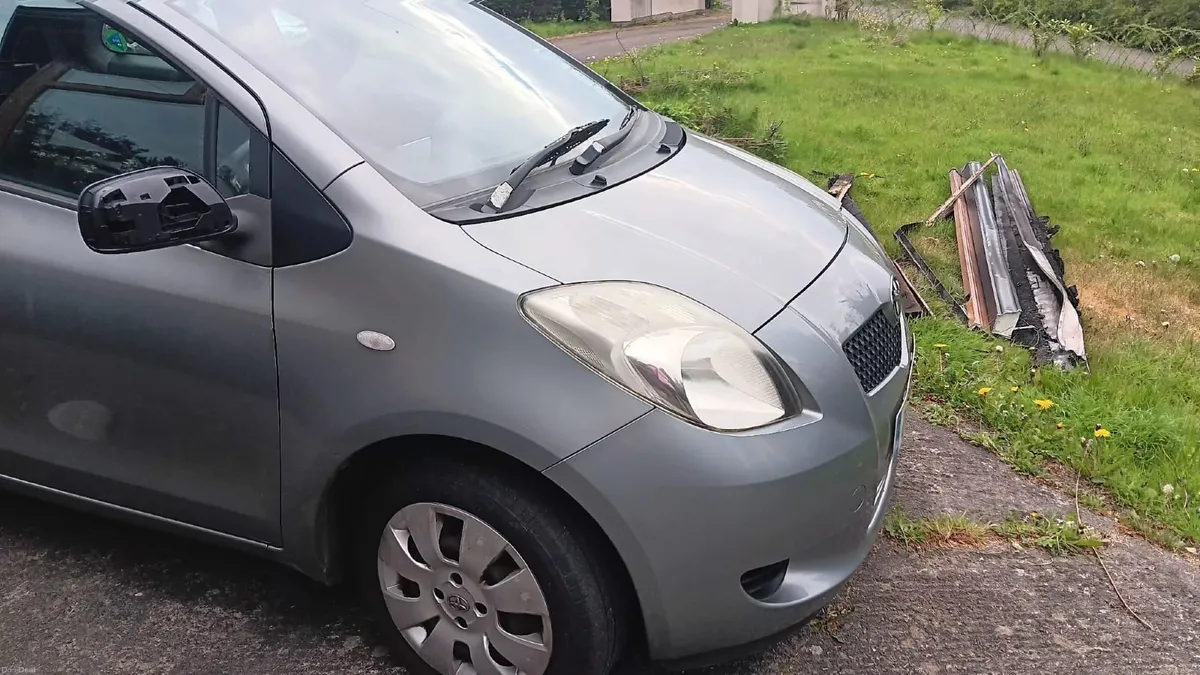 Automatic Toyota Yaris 2006 - for parts only - Image 1
