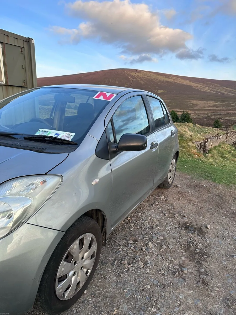 Toyota Yaris 2006 - Image 2