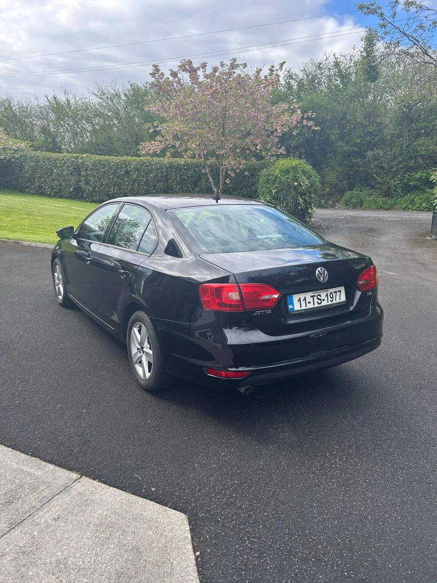 Volkswagen Jetta 2011 - Image 3